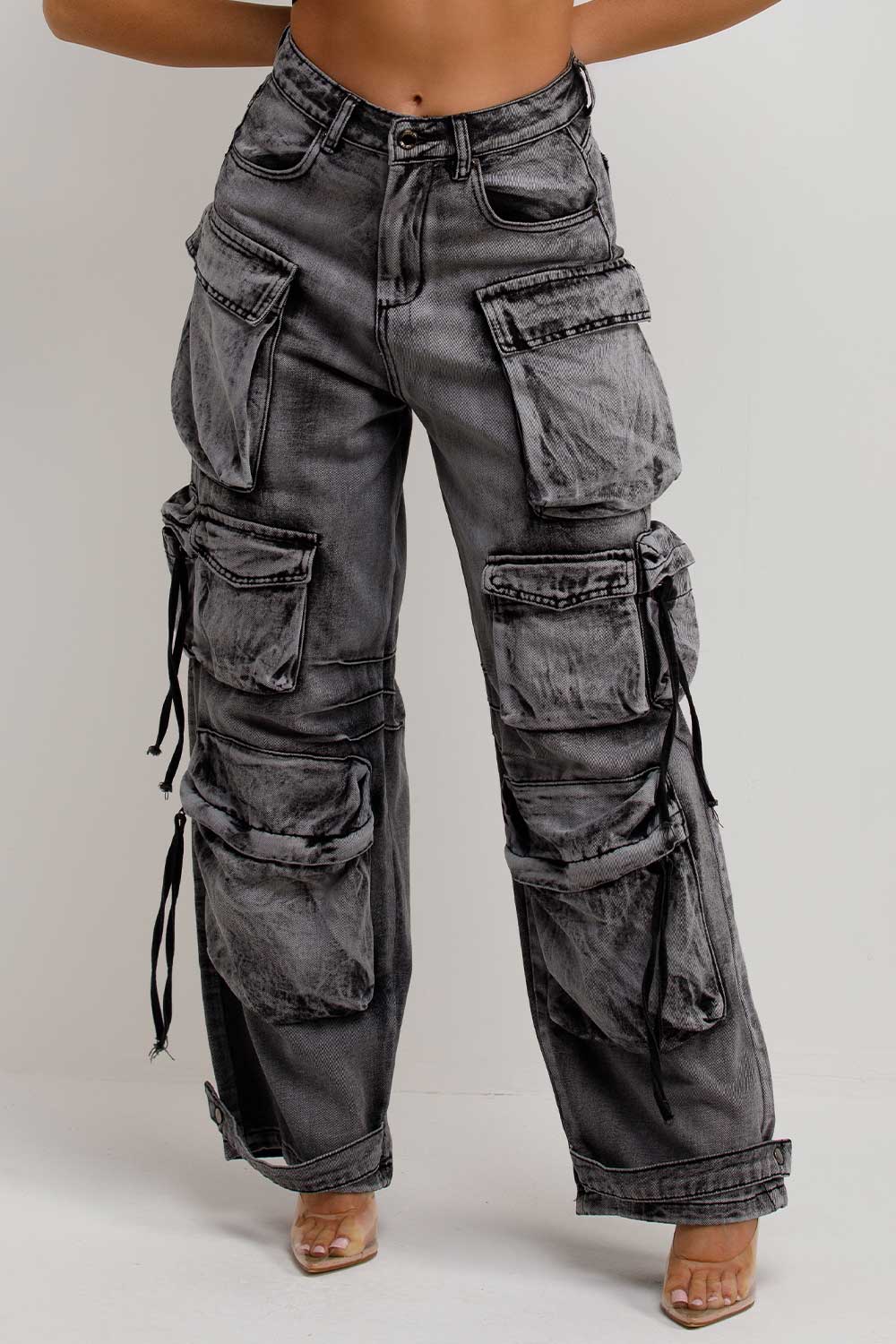 wide leg cargo jeans with pockets