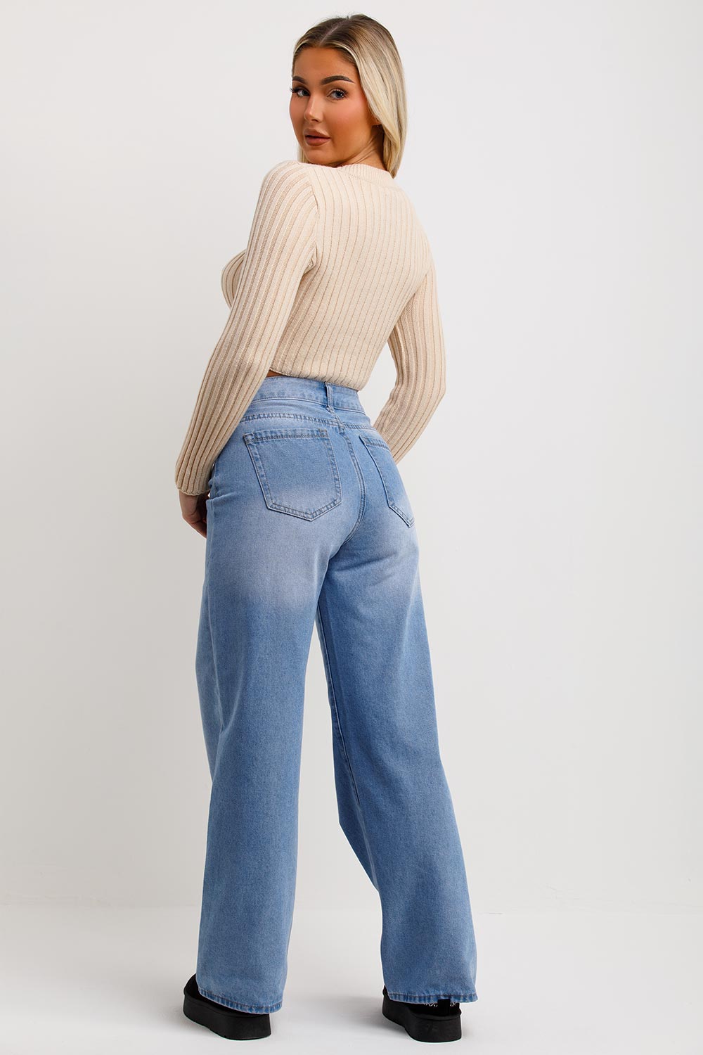 crop knitted jumper with long sleeves