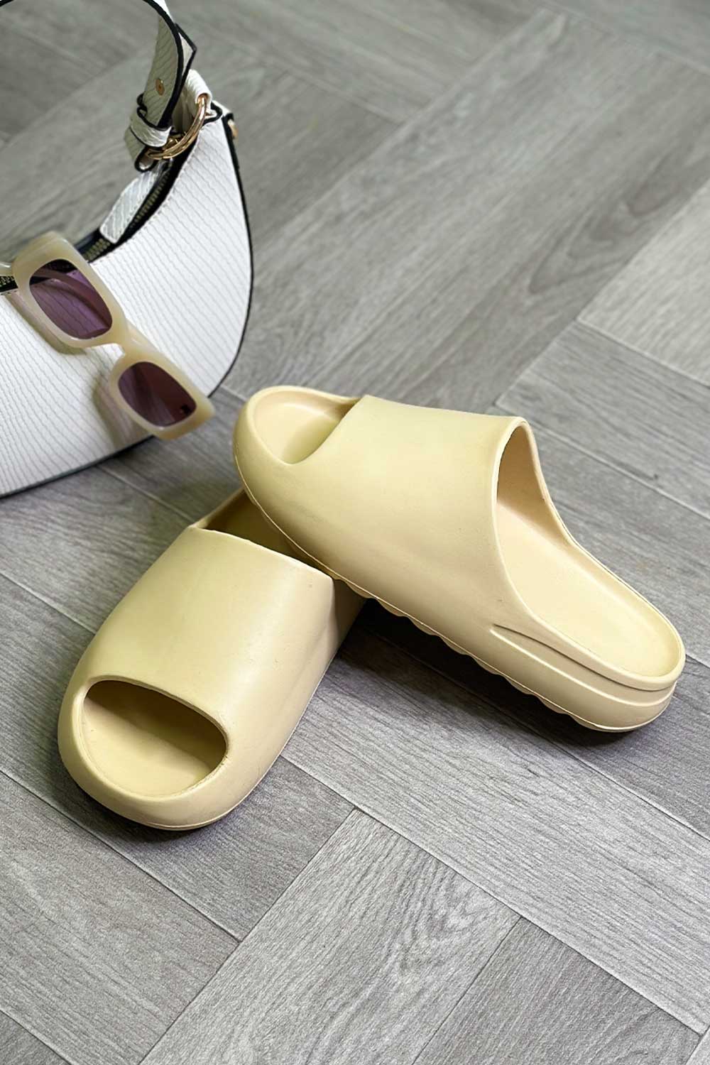 womens yeezy sliders