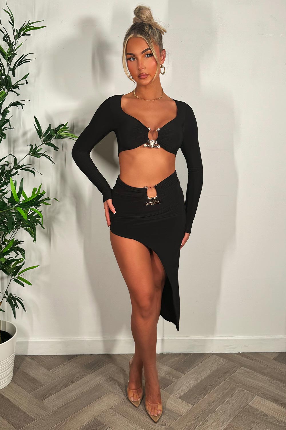 gold buckle skirt and long sleeve crop top co ord with gold buckle going out summer festival outfit