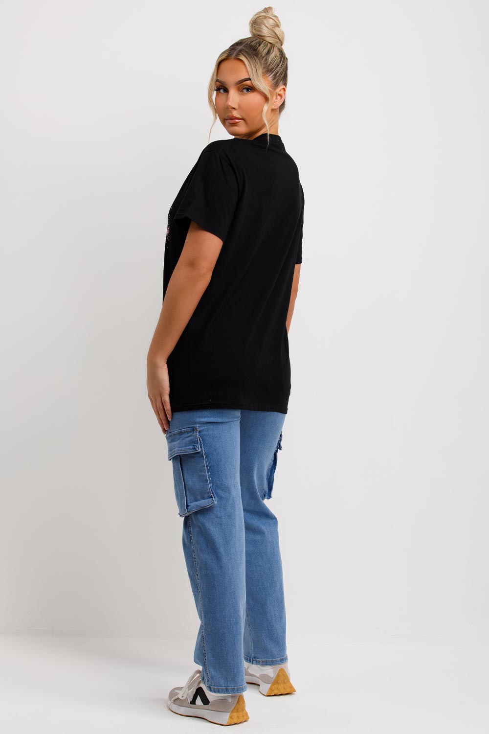 womens black t shirt with graphic print