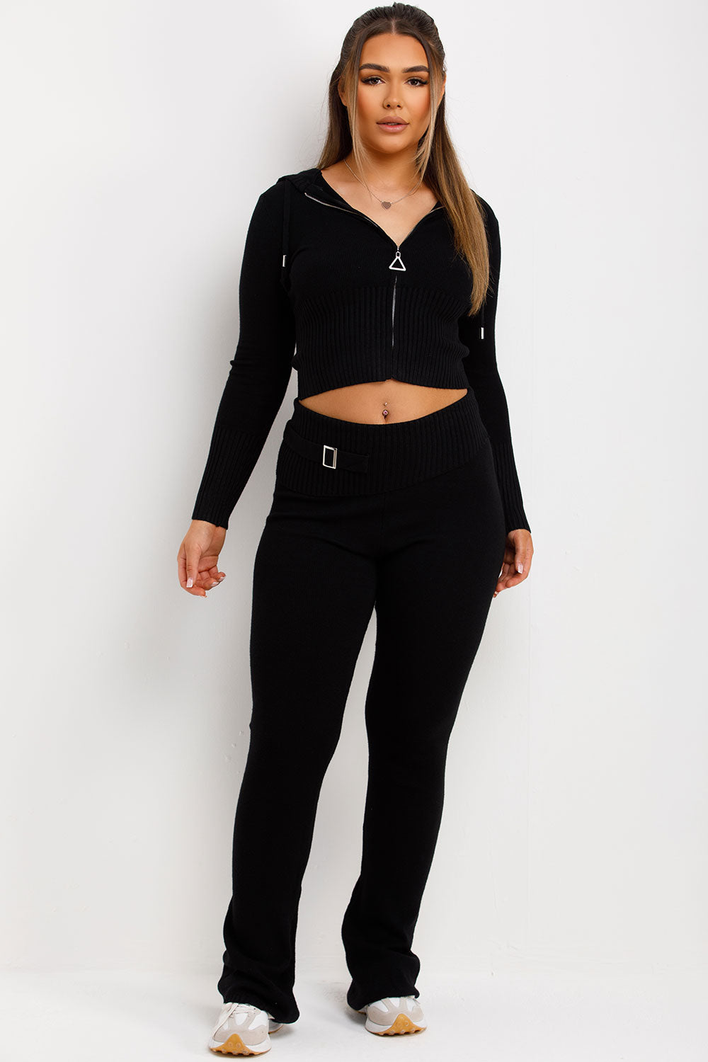 fold over waist yoga pants and crop zip up hoodie tracksuit co ord set womens airport outfit