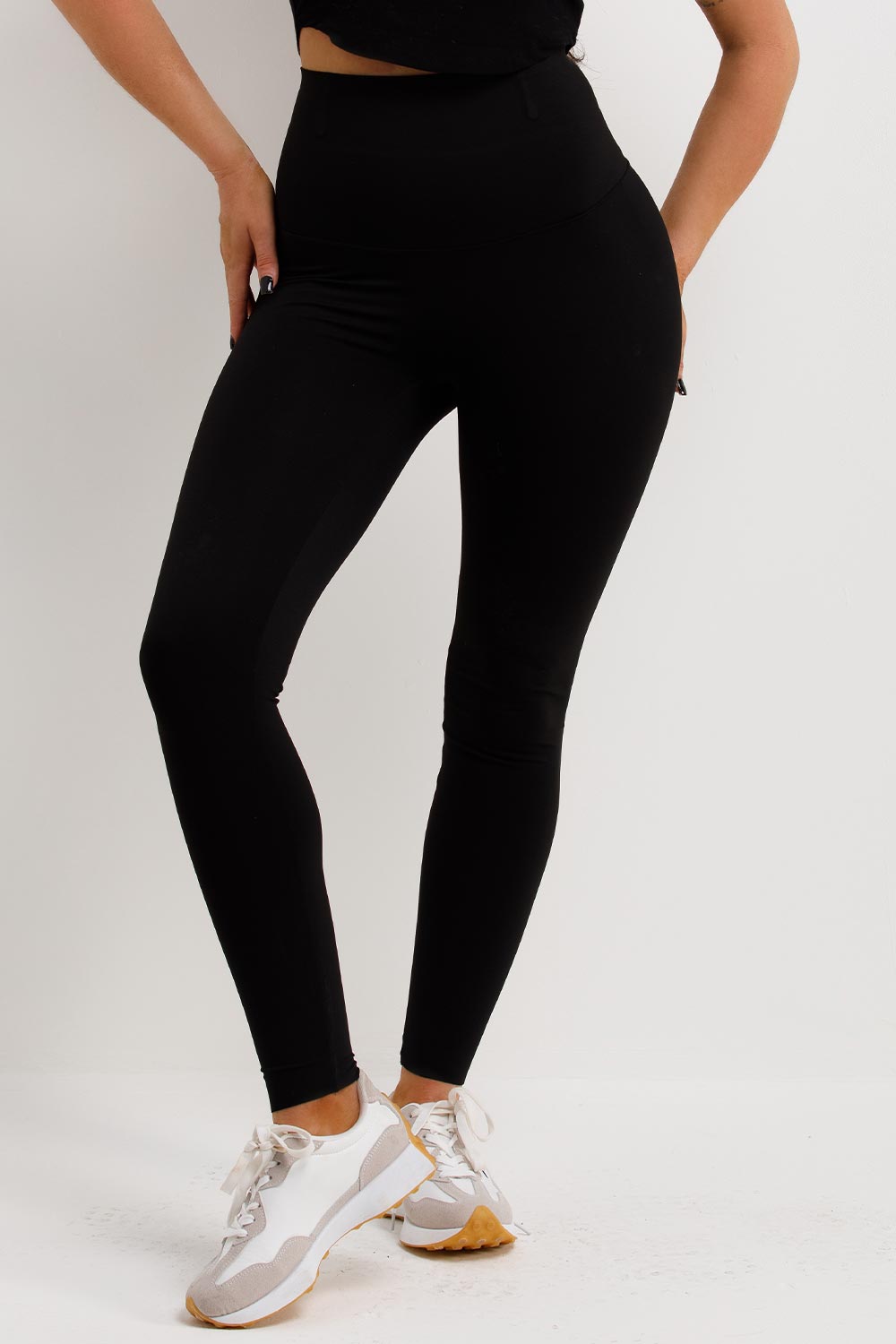 skims onyx smoothing leggings