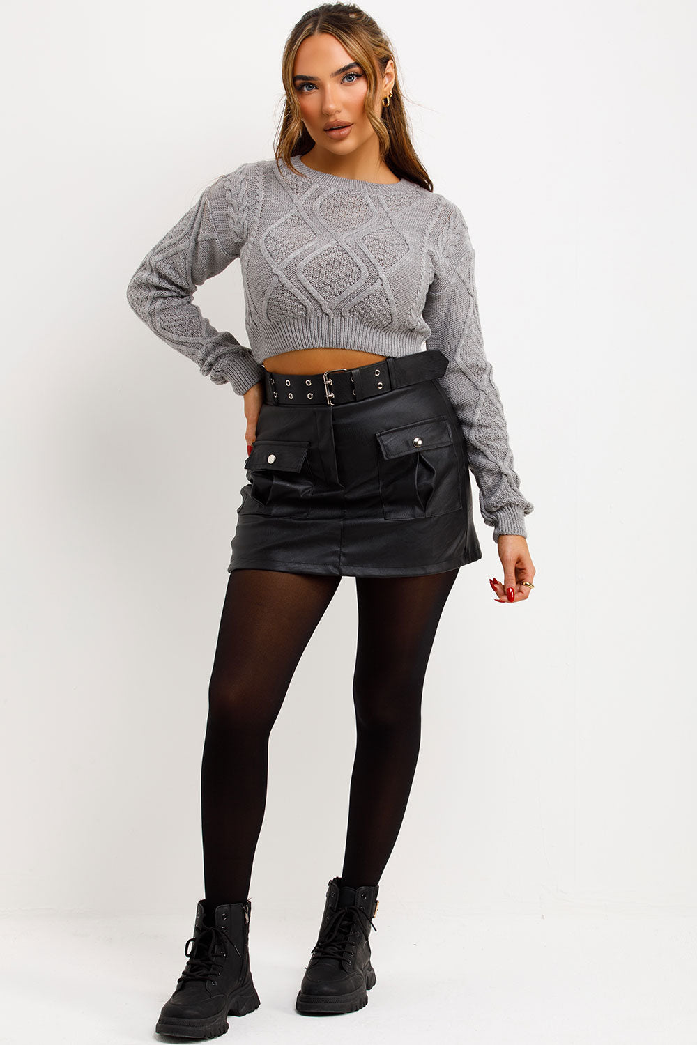 grey knitted jumper cropped