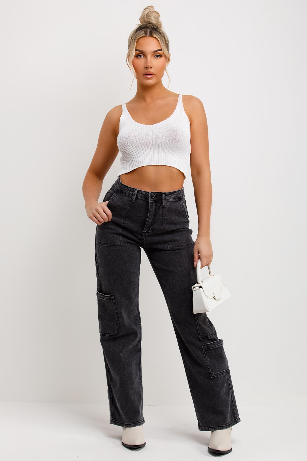 cargo jeans with pockets