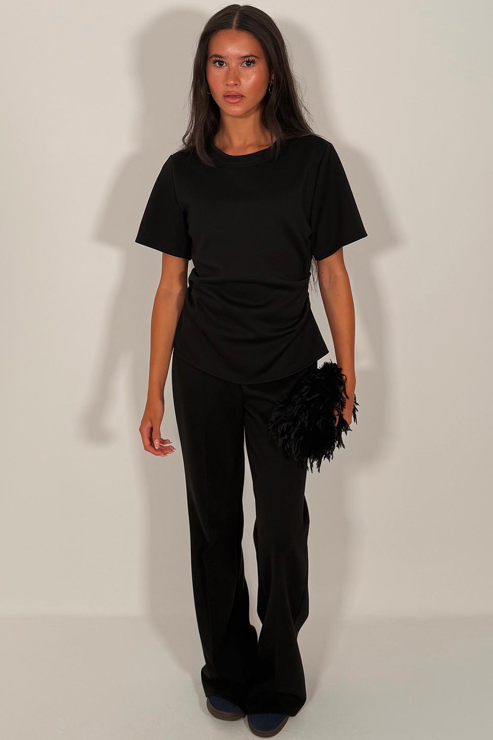 womens summer holiday travel airport outfit styledup uk
