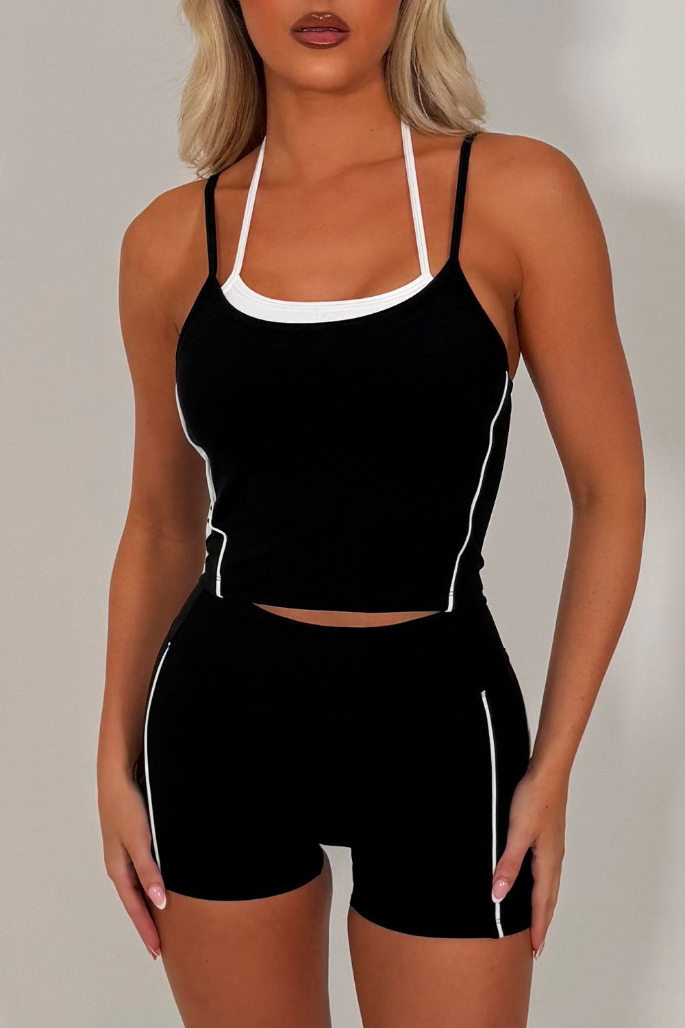 alo yoga crop top and shorts co ord pilates gym wear co ord set