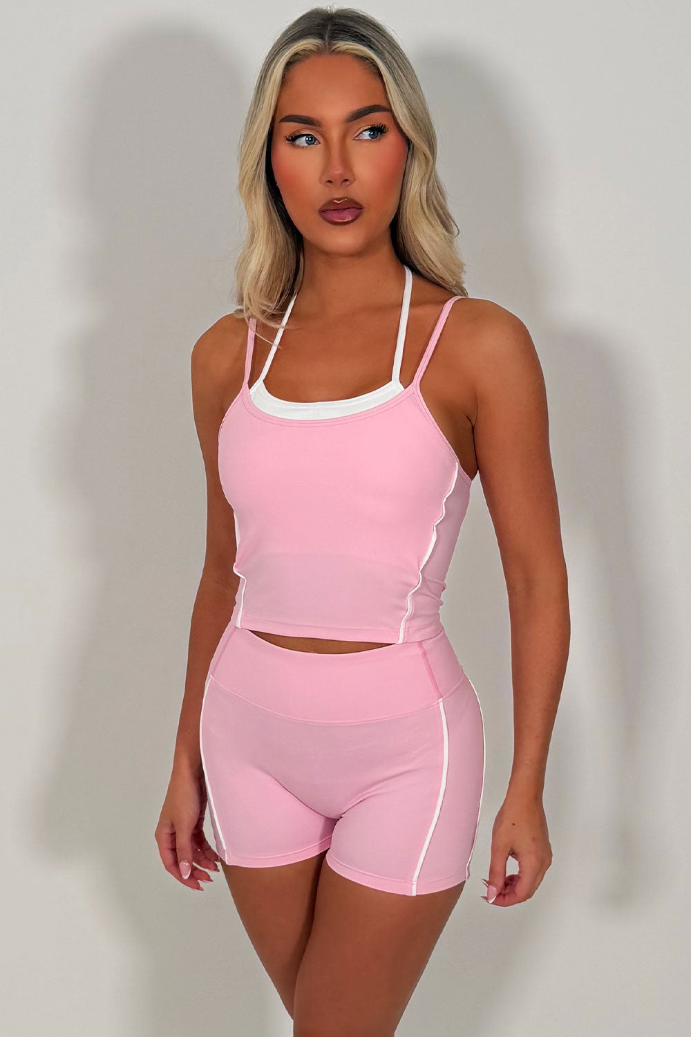 alo yoga crop top and shorts co ord pilates gym wear co ord set