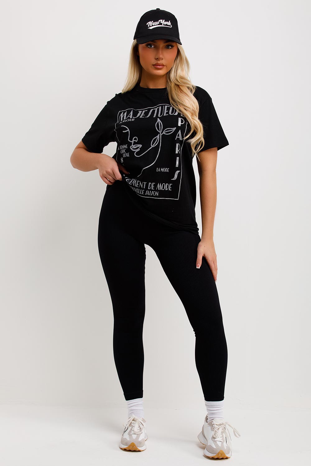 womens black oversized t shirt with la mode graphics
