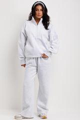 half zip sweatshirt and joggers two piece co ord loungewear airport outfit
