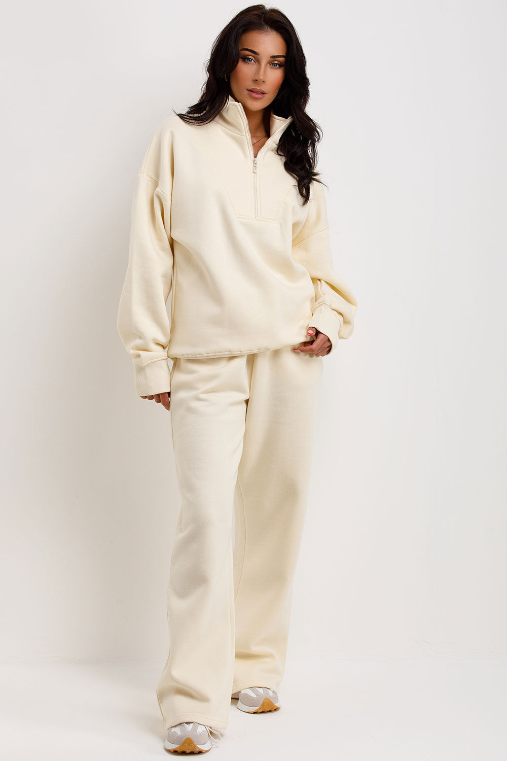 half zip sweatshirt and joggers loungewear co ord set airport outfit