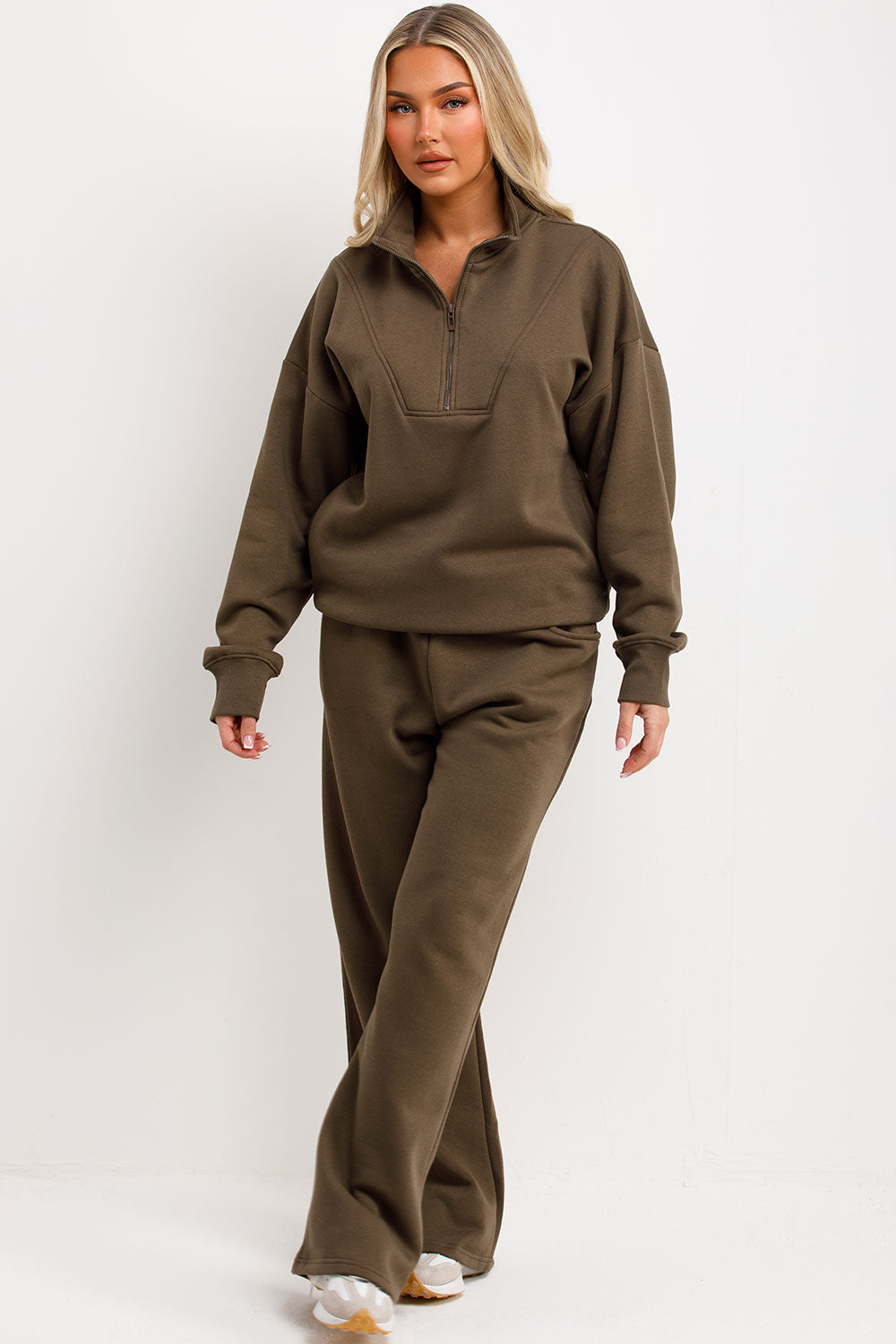 womens half zip sweatshirt and straight leg joggers tracksuit lounges set airport outfit