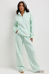 womens joggers and half zip sweatshirt tracksuit airport outfit
