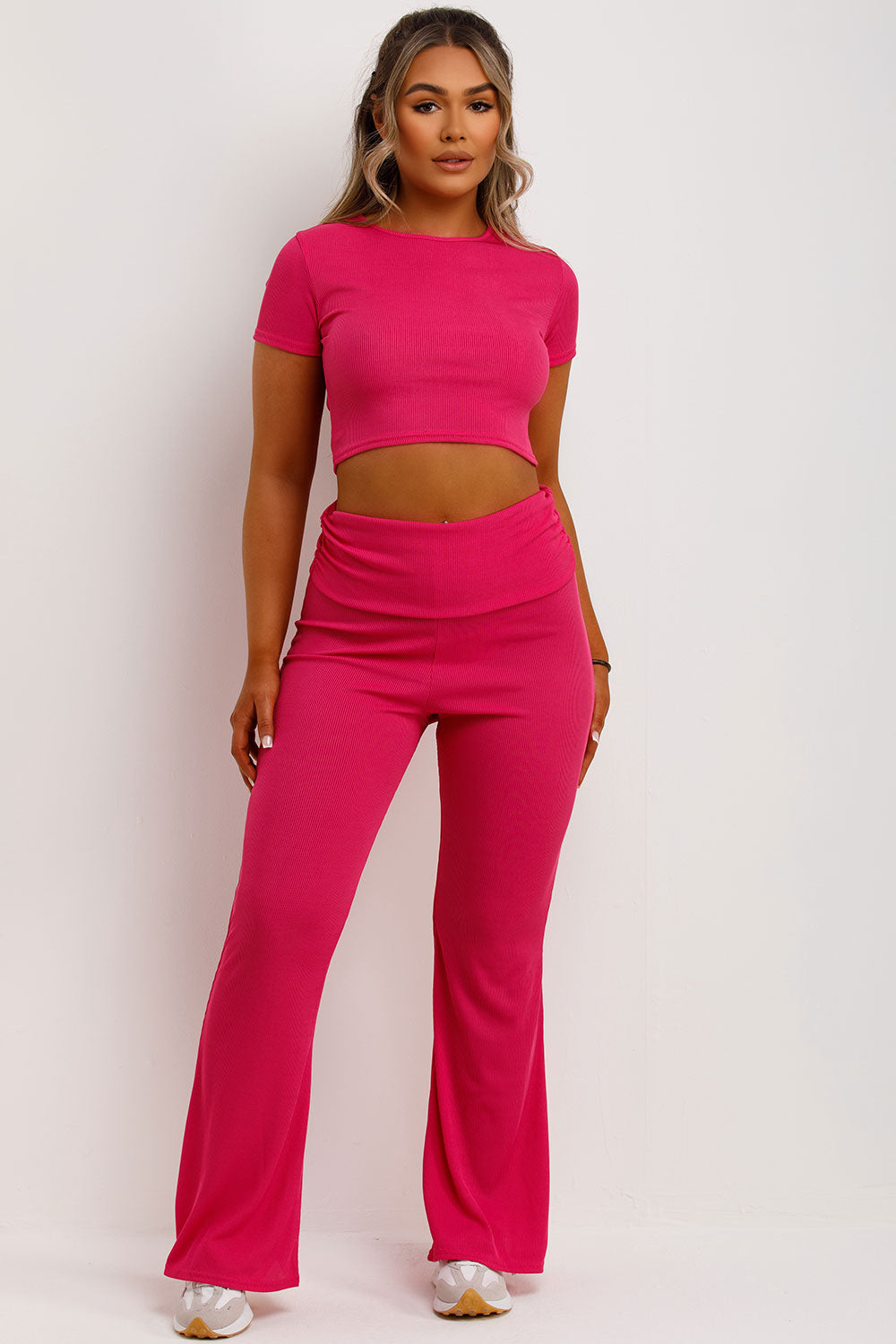 fold over trousers flared trousers and crop top two piece set casual summer outfit