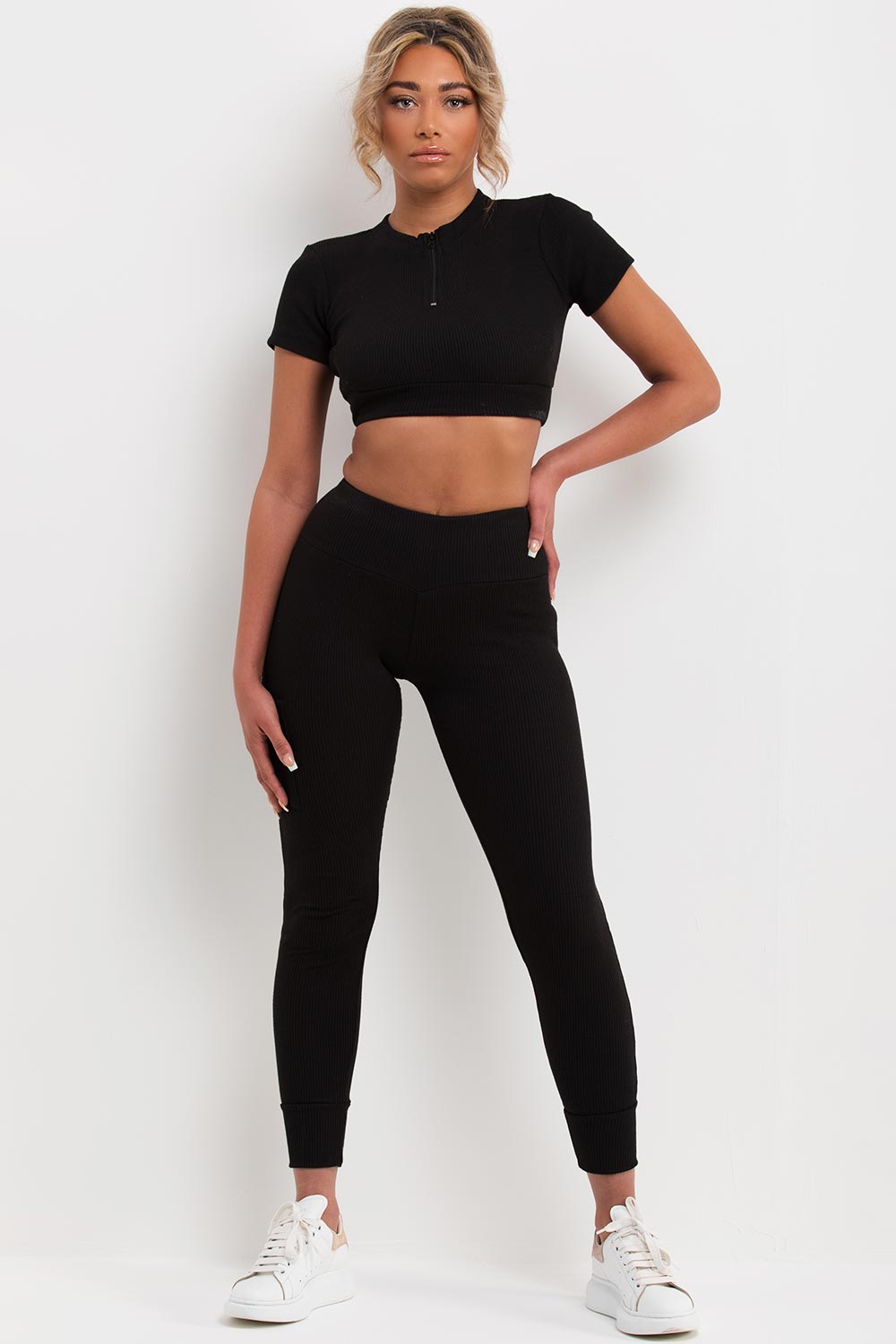 black ribbed gym set