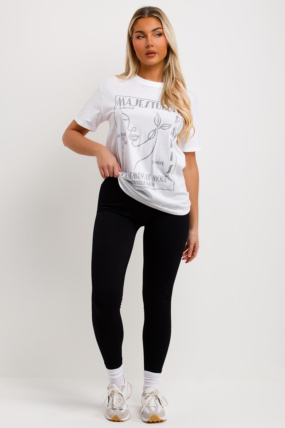 womens white t shirt with round neckline