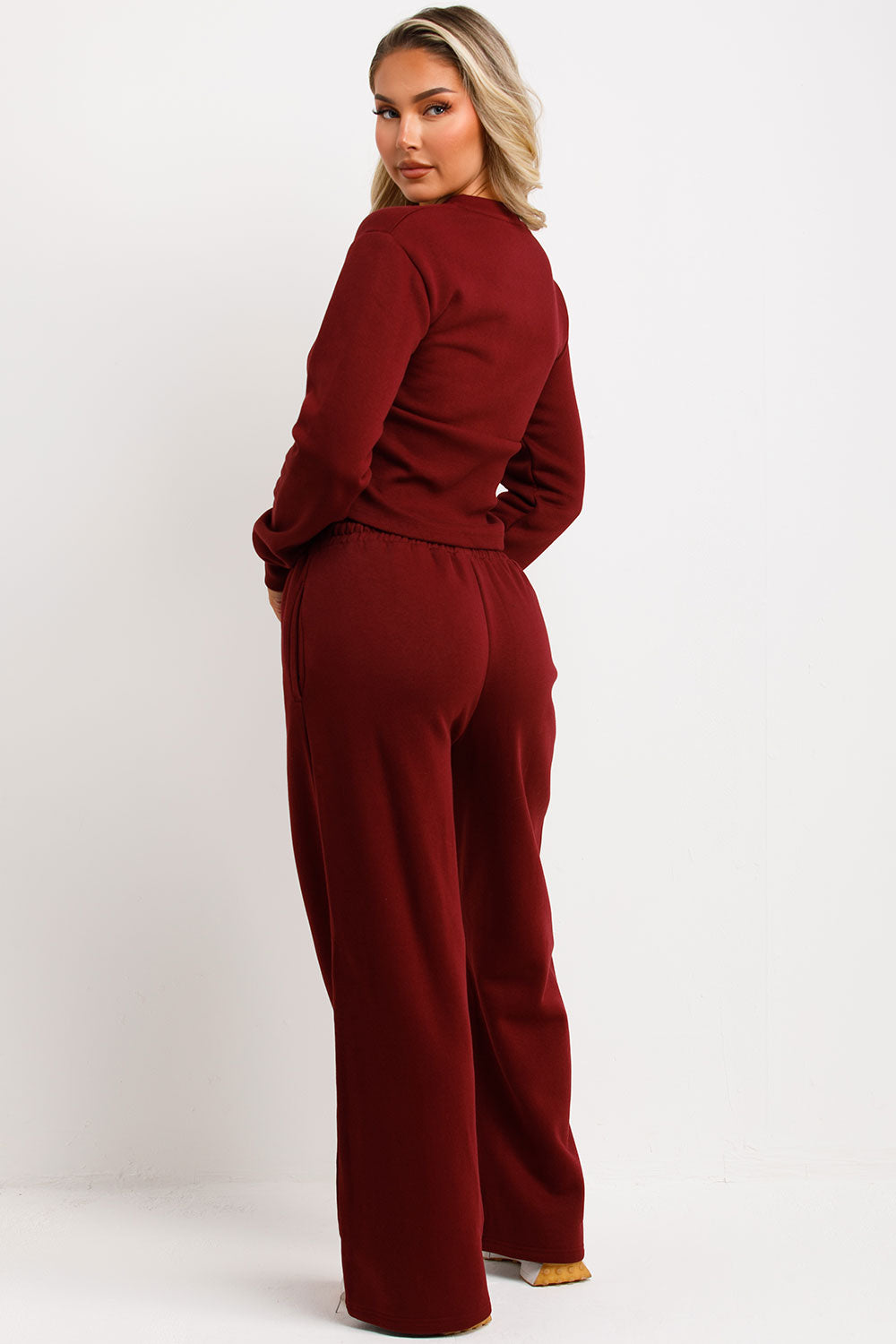 womens airport outfit travelling clothes styledup