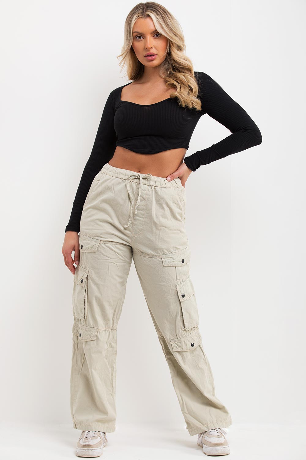 womens cargo trousers with pockets