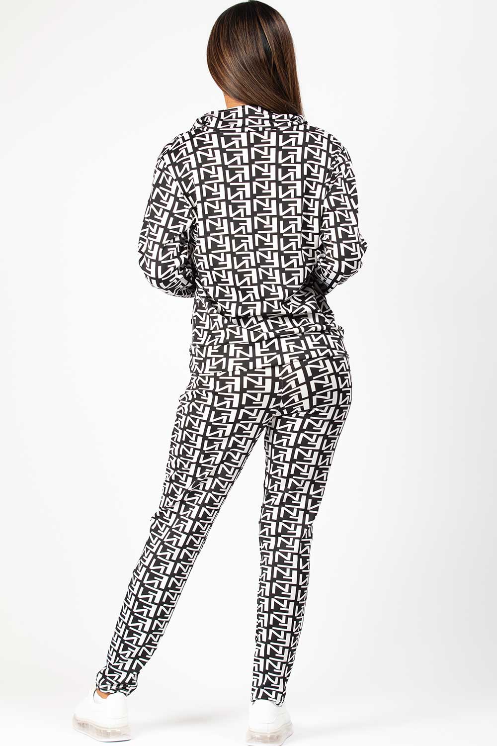 black and white lounge set