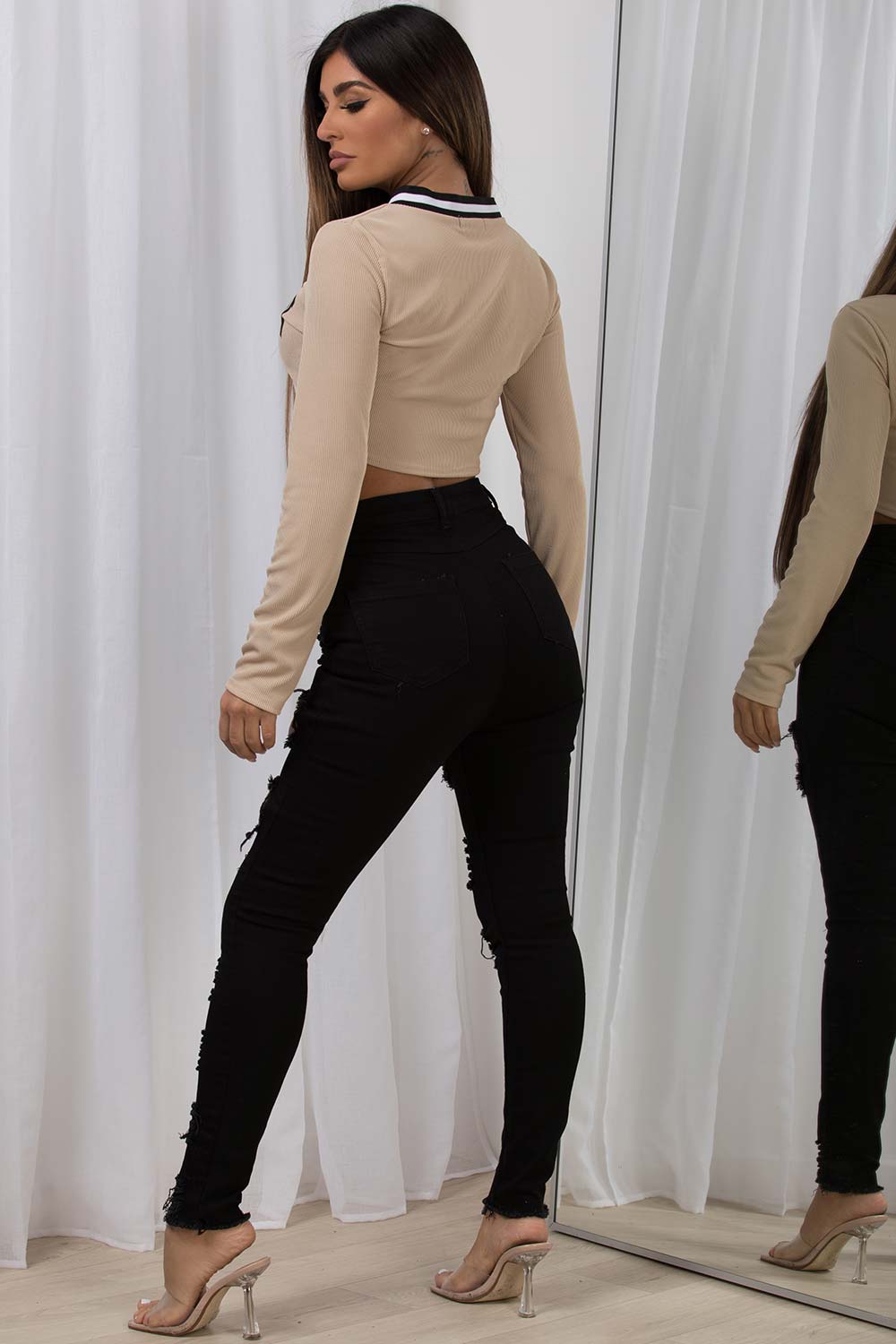 baseball crop top beige