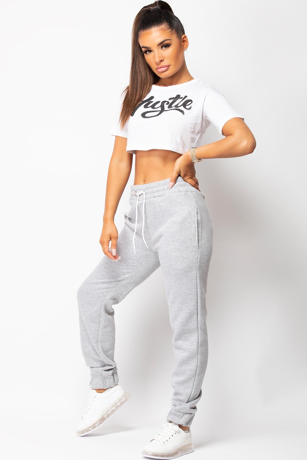 grey jogging bottoms