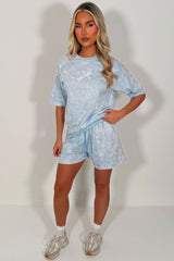 womens summer holiday airport outfit styledup uk