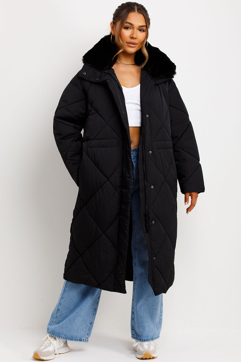 Women's Long Puffer Quilted Winter Coat With Fur Collar Black