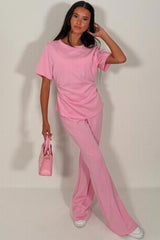 womens summer holiday travel airport outfit styledup uk