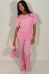 womens summer holiday travel airport outfit styledup uk