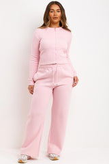 womens airport outfit travelling clothes styledup 