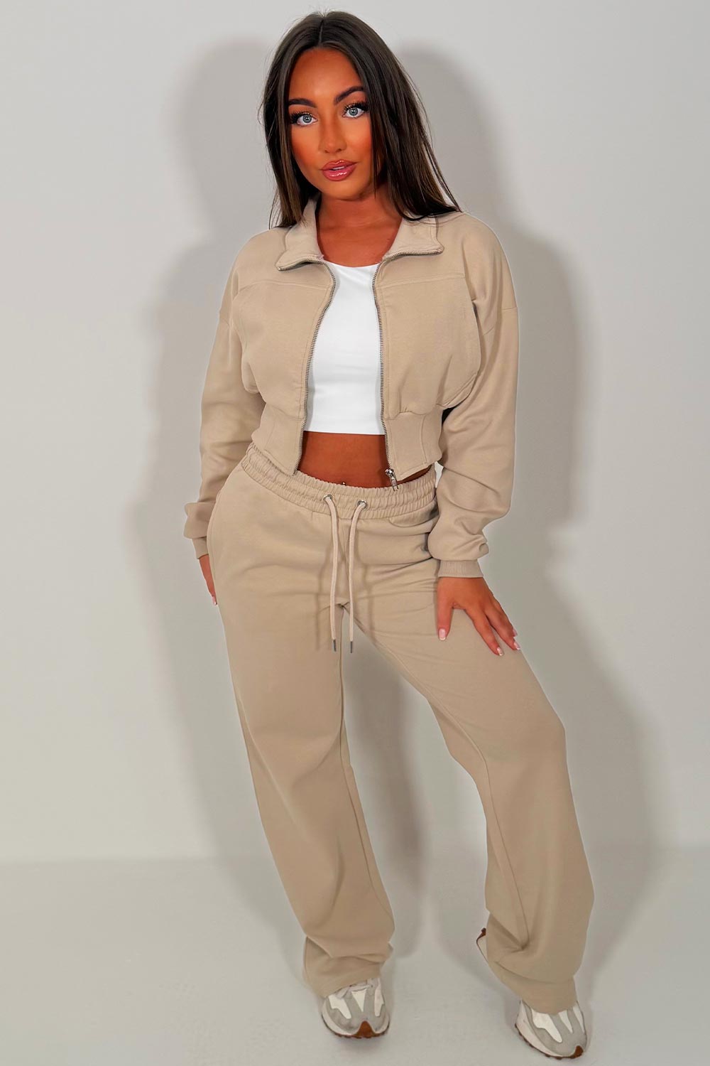 womens wide leg joggers and crop zip up sweatshirt tracksuit co ord holiday summer airport outfit uk styledup loungewear
