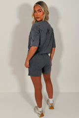 womens summer holiday airport outfit styledup uk