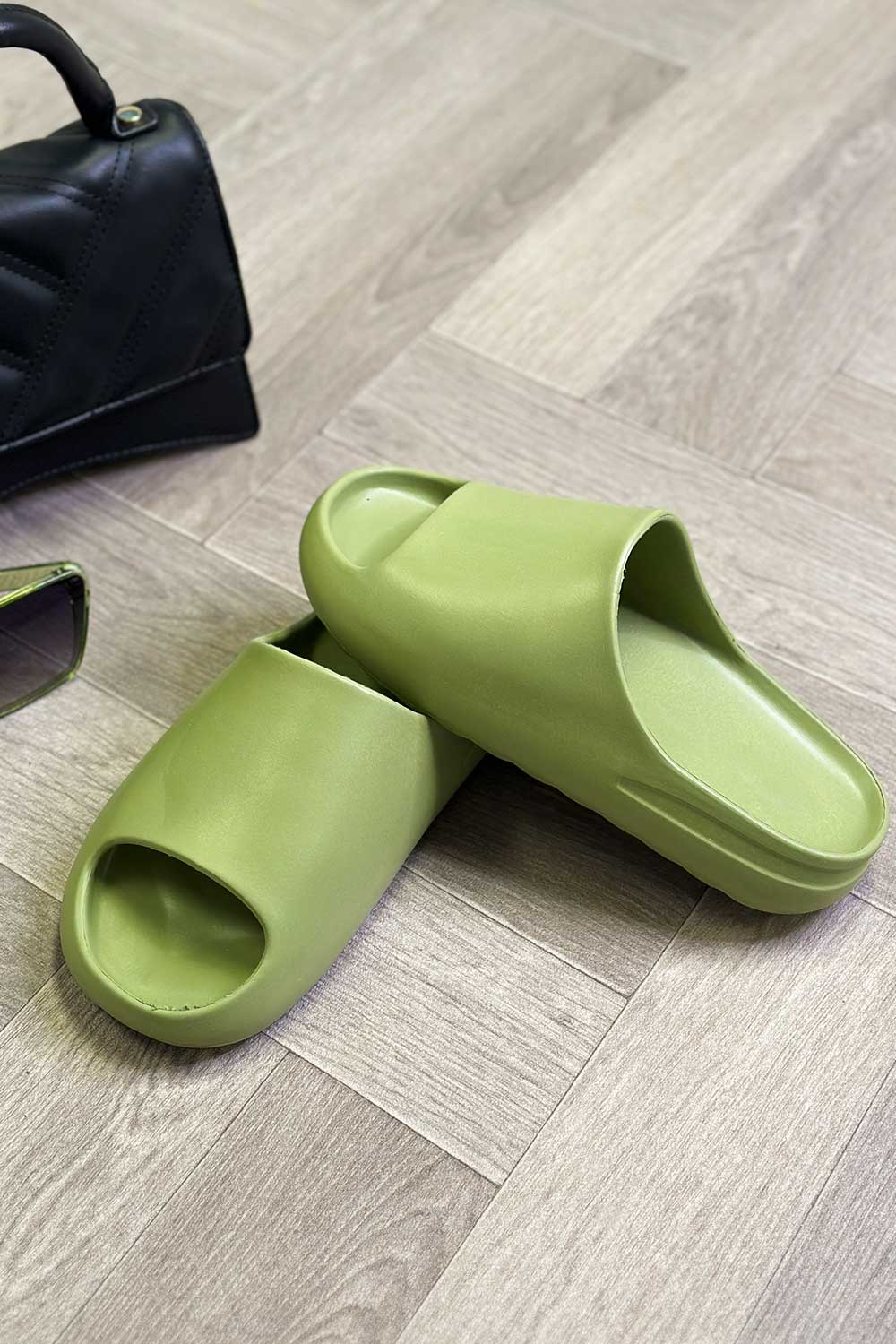 womens chunky rubber slider sandals 