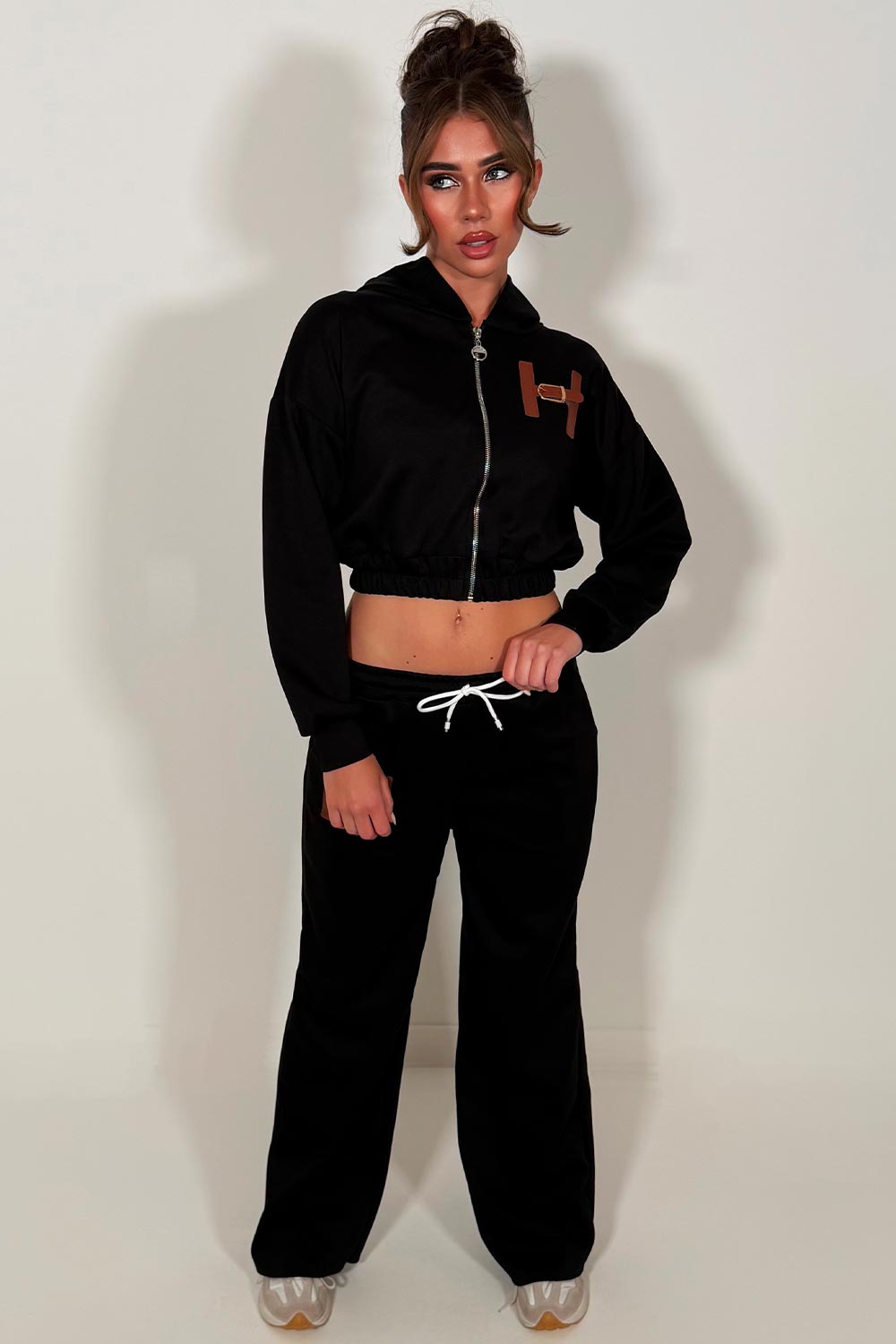 crop zip up hoodie and wide leg jogger tracksuit set with letter H detail womens casual lounge set 