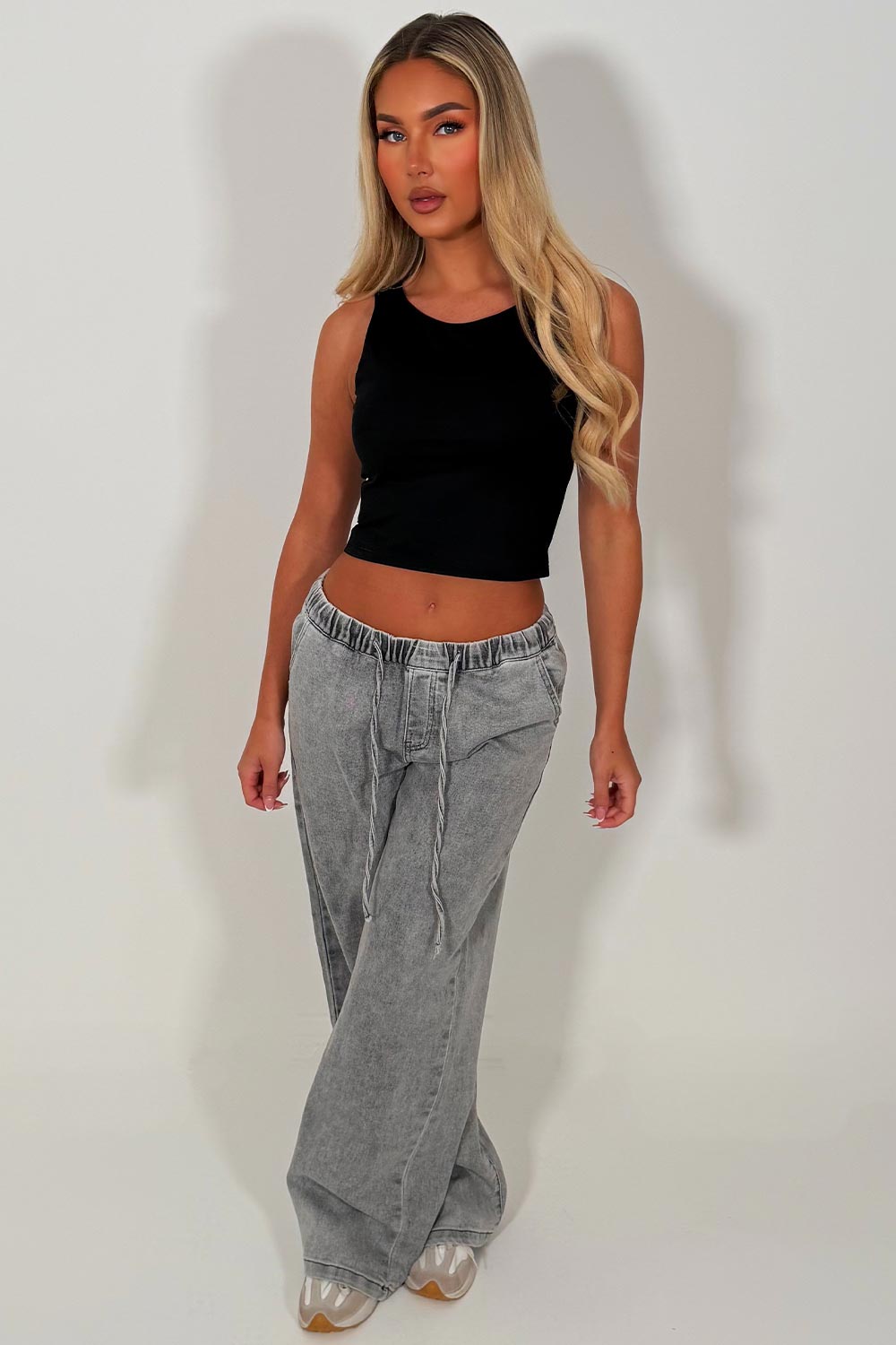 zara womens baggy denim jeans with wide legs elasticated drawstring waistband sale styledup 