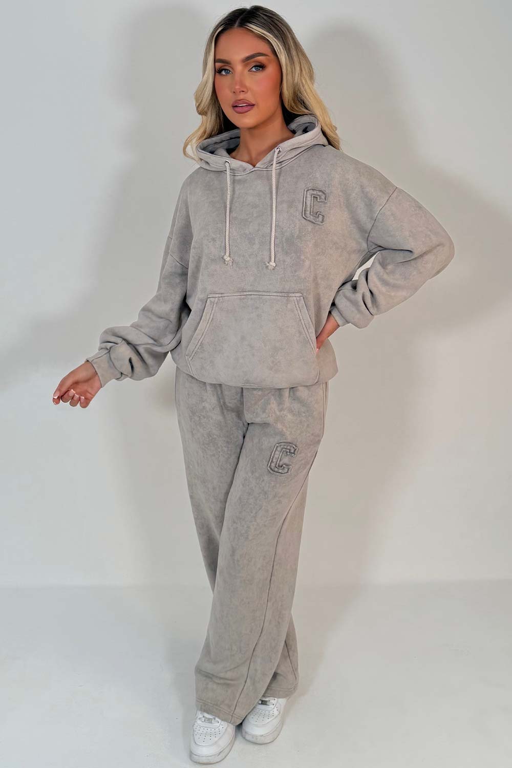 zara womens hoodie and joggers tracksuit airport outfit uk