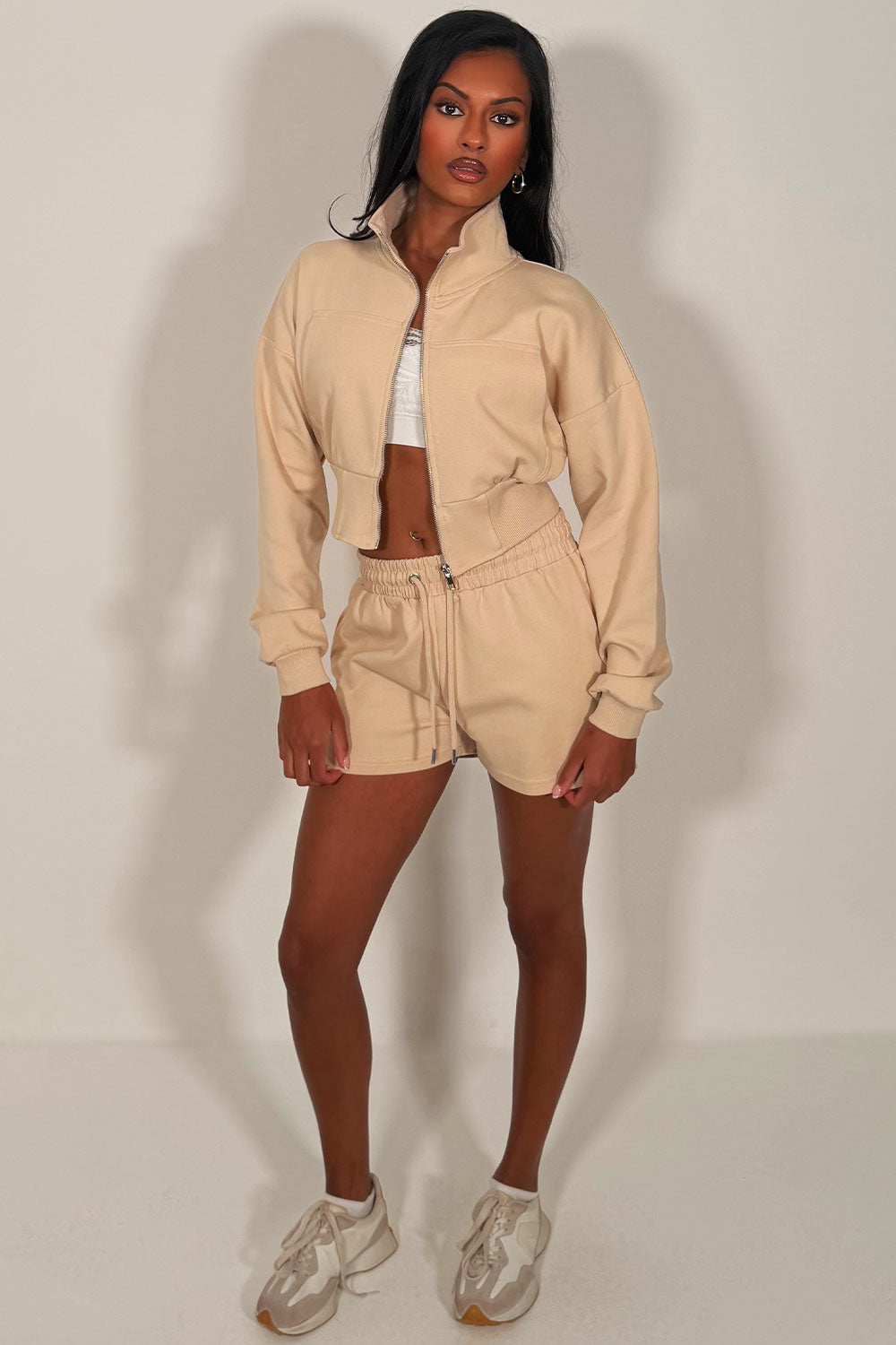 summer holiday travel airport outfits uk styledup