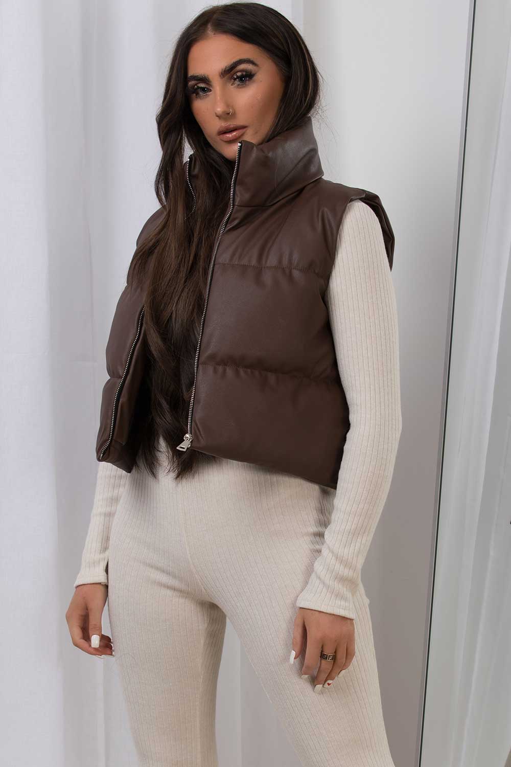 crop gilet in faux leather brown