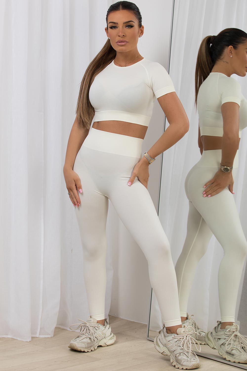 Women's Gym Set With Short Sleeves Cream Seamless Activewear